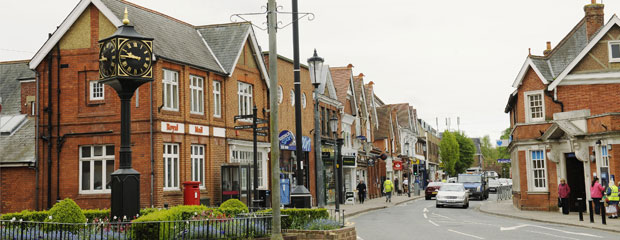 Driving lessons in Cobham